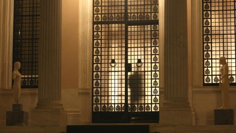 Στο Μαξίμου ο Τσακαλώτος- τι αναφέρουν κυβερνητικές πηγές για την πρόταση