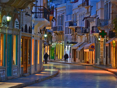 Σύρος: Παλιά αρχοντικά ανοίγουν τις πόρτες τους