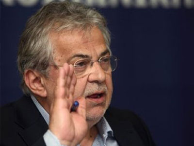 «Οι περικοπές στους μισθούς θα περάσουν»