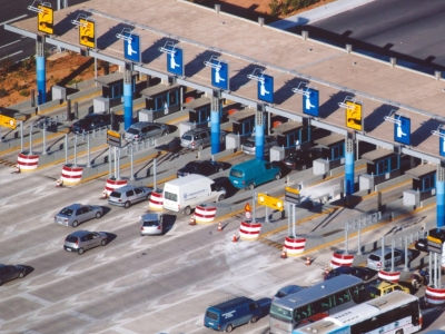 Κινητοποίηση με καταλήψεις στα διόδια Ελευσίνας