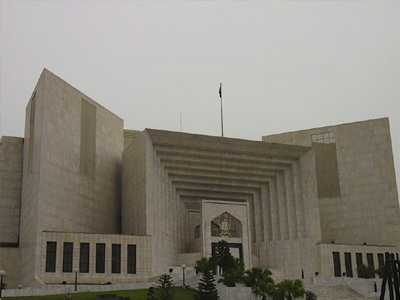 Πρωθυπουργός κάθεται στο σκαμνί…