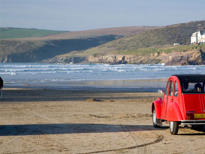 Ζάκυνθος: Αυτοκίνητο πέρασε δίπλα από τα κεφάλια λουόμενων