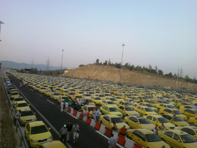 «Εμφύλιος» ταξιτζήδων του λεκανοπεδίου