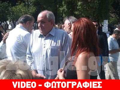 Συλλογή υπογραφών στο Σύνταγμα για την εξεταστική