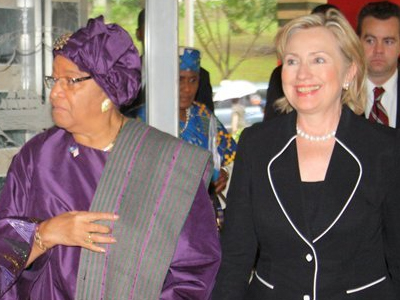 Στη Λιβερία έφθασε η Χ. Κλίντον