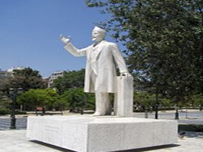 Υπό κατάληψη η πλατεία στο Άγαλμα Βενιζέλου