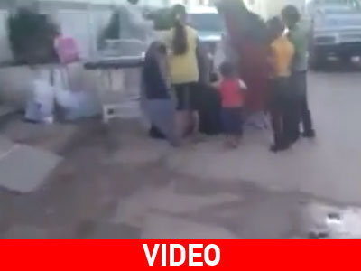 Γέννησε στο πεζοδρόμιο επειδή την έδιωξαν από το νοσοκομείο