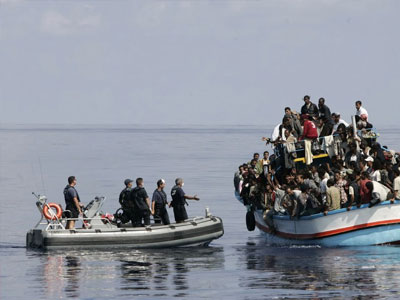 Τουλάχιστον 10 νεκροί από βύθιση πλοιαρίου στη Λιβύη