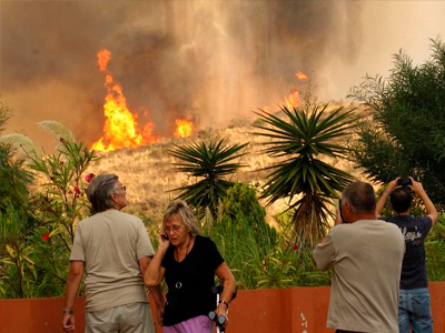 Τεράστια πυρκαγιά κοντά στο θέρετρο Μαρμπέγια Τεράστια πυρκαγιά κοντά στο θέρετρο Μαρμπέγια