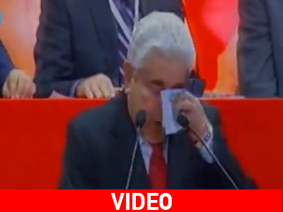 Δάκρυσε ο Χριστόφιας για το Μνημόνιο Δάκρυσε ο Χριστόφιας για το Μνημόνιο