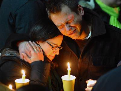 Ο Αρχιεπίσκοπος Αμερικής και ο Έλληνας Πρόξενος στον τόπο της τραγωδίας