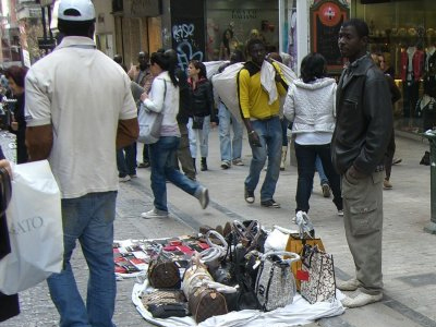 Ο πρόεδρος της ΕΣΕΕ για το παραεμπόριο