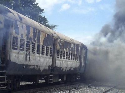 Θεσσαλονίκη: Φωτιά σε επιβατική αμαξοστοιχία