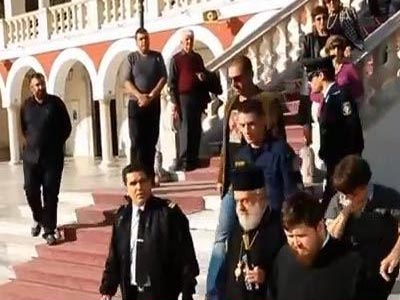 Η Ιερά Σύνοδος τα βάζει με τον Δήμαρχο για τους προπηλακισμούς κατά του Δωρόθεου