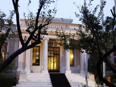 Tο Μαξίμου για Χαρδούβελη, Κικίλια και Ντινόπουλο