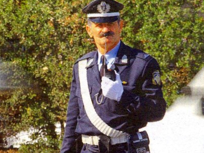 Ο τροχονόμος-σήμα κατατεθέν της Λ. Κηφισίας