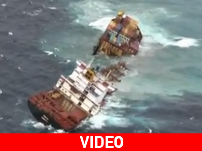 Κόπηκε στα δυο το ελληνόκτητο πλοίο «Rena»