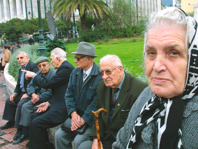 Προαπαιτούμενο η μείωση επικουρικών συντάξεων