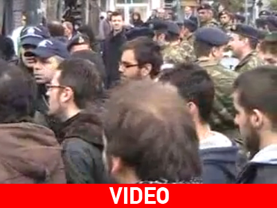 Κοζάνη: Παρατράγουδα στην επέτειο της 25ης Μαρτίου Κοζάνη: Παρατράγουδα στην επέτειο της 25ης Μαρτίου