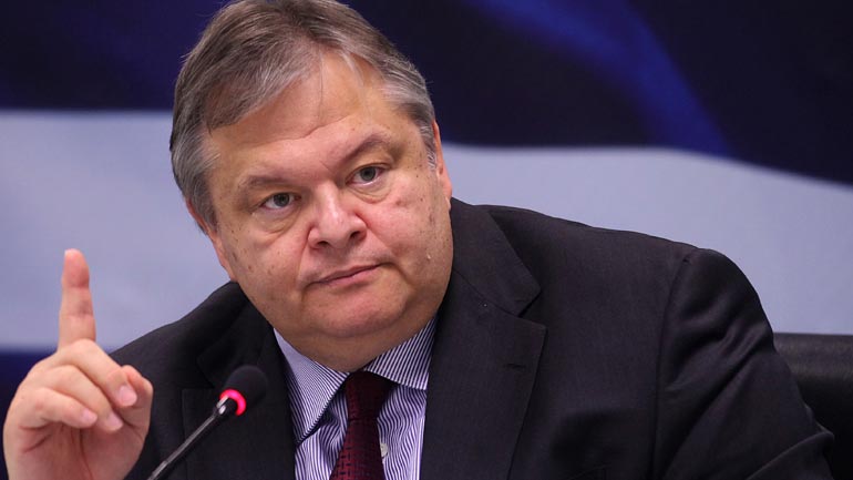 Τροπολογία Βενιζέλου για τις… εξουσίες Tσακαλώτου