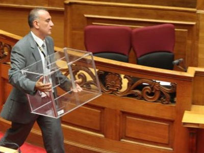 Νέα κόντρα έρχεται με τους υπαλλήλους της Βουλής