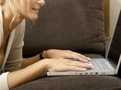 Γυναίκα-αράχνη εκβιάζει μέσω Διαδικτύου