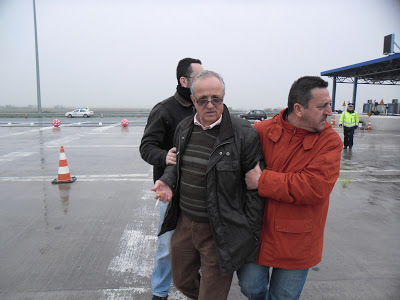 Συνέλαβαν τον δήμαρχο Πύδνας-Κολινδρού για την κατάληψη διοδίων του Αιγινίου Συνέλαβαν τον δήμαρχο Πύδνας-Κολινδρού για την κατάληψη διοδίων του Αιγινίου