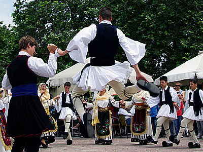 Τσάμικα στη Βουλή