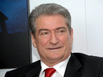 Απορρίπτει ενδεχόμενη ένωση Αλβανίας – Κοσόβου