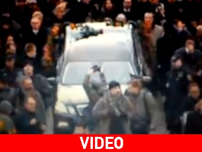 Χιλιάδες αποτίουν φόρο τιμής στον Χάβελ