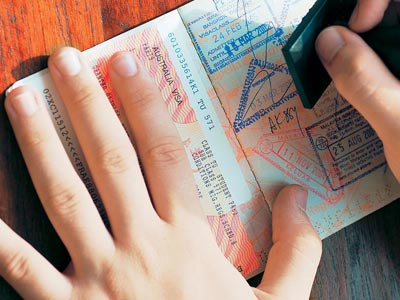 Αυστραλία: «Καμία διάκριση στους Έλληνες για την τουριστική βίζα»