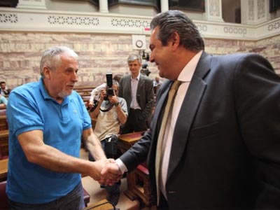 Αποχώρηση Μανώλη με βολές κατά Καμμένου