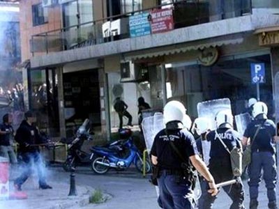 Στον εισαγγελέα οι συλληφθέντες για την επίθεση στα γραφεία της Χ.Α.