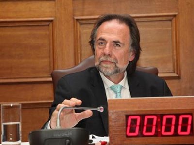 Κατάχρηση εξουσίας…