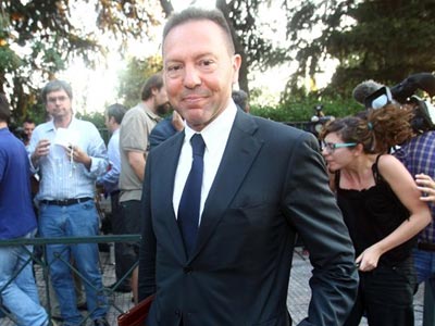 Αισιοδοξία Στουρνάρα για κυβερνητική συμφωνία