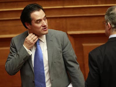 Άδωνις: Συνεπής στην ασυνέπεια