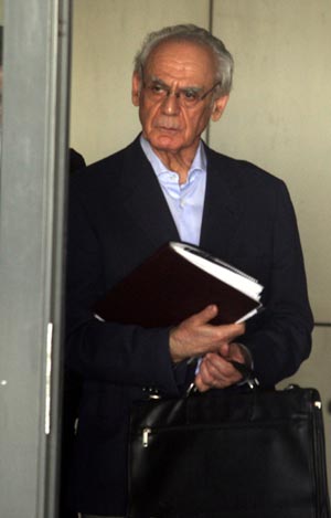 Ο Άκης Τσοχατζόπουλος προσέρχεται στο δικαστήριο