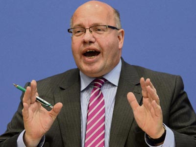 Π. Άλτμαϊερ: «Νέα αξία για την Ελλάδα η ηλιοφάνεια και ο άνεμος»