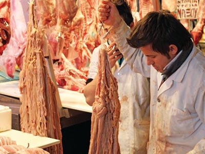 Πτώση τιμών σε αμνοερίφια και οπωροκηπευτικά