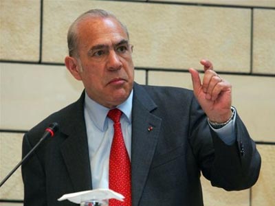 «Η ΕΚΤ πρέπει να κάνει περισσότερα για το ευρώ»