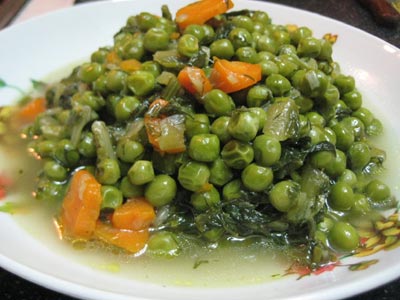 Έμειναν τα κουλούρια και ο αρακάς