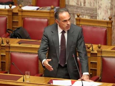 Αρβανιτόπουλος: «Μειώνονται οι δαπάνες στο υπουργείο Παιδείας»