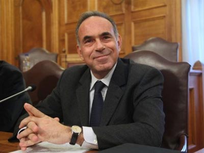 Μακριά από μας κι όπου να ’ναι…