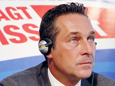 Αυστρία: Η ακροδεξιά κινδυνεύει να χάσει το προπύργιο του Χάιντερ