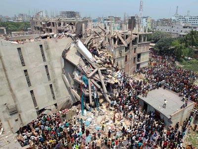 Μπαγκλαντές: 300 νεκροί από κατάρρευση κτηρίου