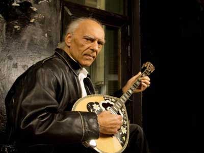 Ο Στέλιος Βαμβακάρης στο Μουσικό Προαύλιο