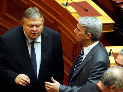 Πλήρης κάλυψη στον Βενιζέλο για τα υποβρύχια