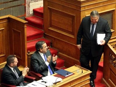 Συνεχής επικοινωνία Βενιζέλου με Σαμαρά και Στουρνάρα