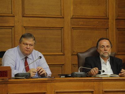 «Η ψήφος των βουλευτών του ΠΑΣΟΚ διασφαλίζει τη σταθερότητα»