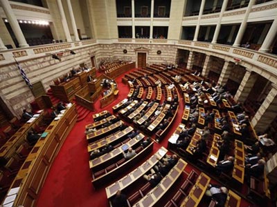 Έχασαν το μπούσουλα στη Βουλή